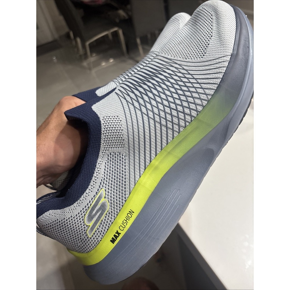 skechers go walk Max Walker Size 14